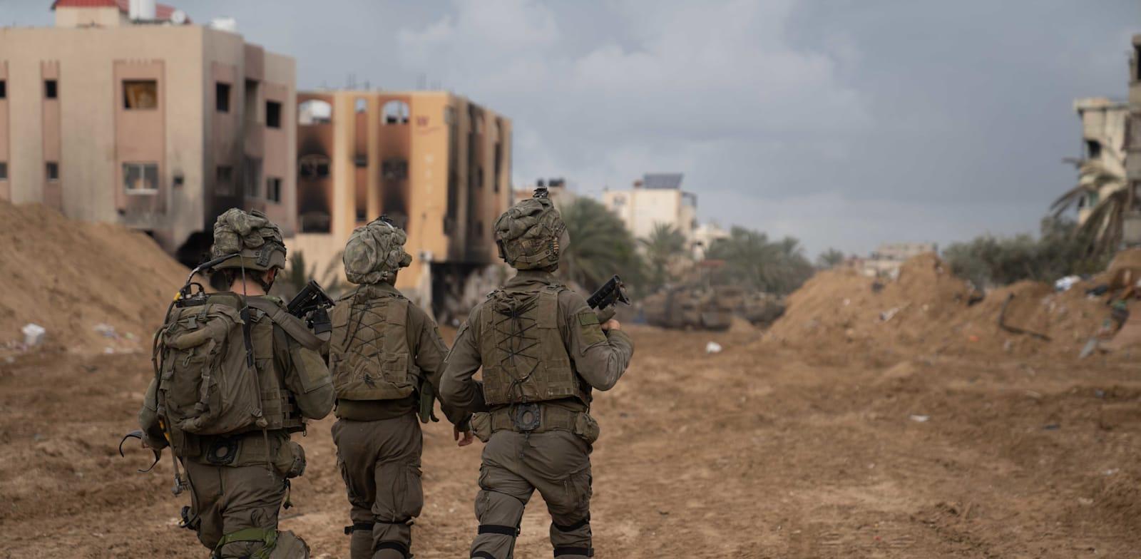 פעילות כוחות צה''ל ברצועה. הוחלט להציע לחוקק את הארכת השירות הסדיר / צילום: דובר צה''ל