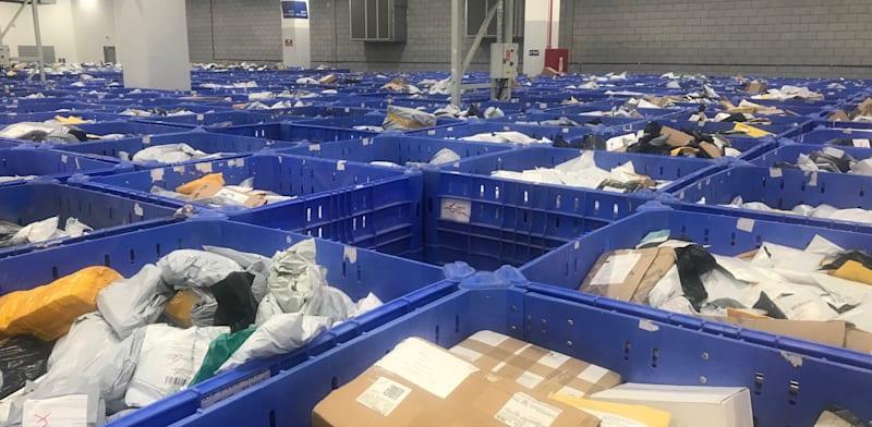 חבילות מחו''ל בדואר ישראל / צילום: מיכל רז חיימוביץ
