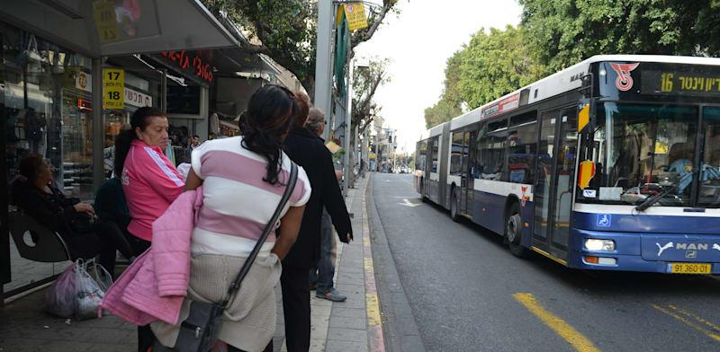 תחנת אוטובוס / צילום: תמר מצפי