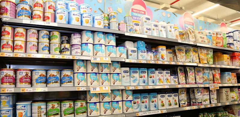 מוצרי תמ''ל על המדף בסופר / צילום: סיון פרג'