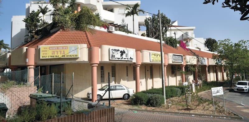 מבנה הפל קל בגדרה. עיכוב של כמה חודשים לפחות בתוכנית הפינוי וההריסה / צילום: אייל פישר