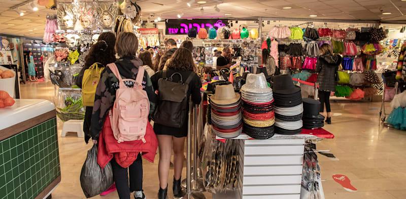 חנות תחפושות / צילום: כדיה לוי