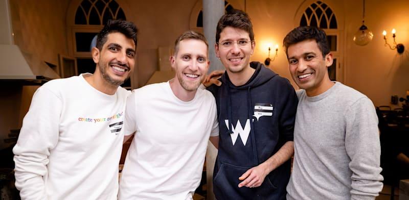 שרדול שאה מקרן אינדקס, עם מייסדי וויז / צילום: ערן בארי