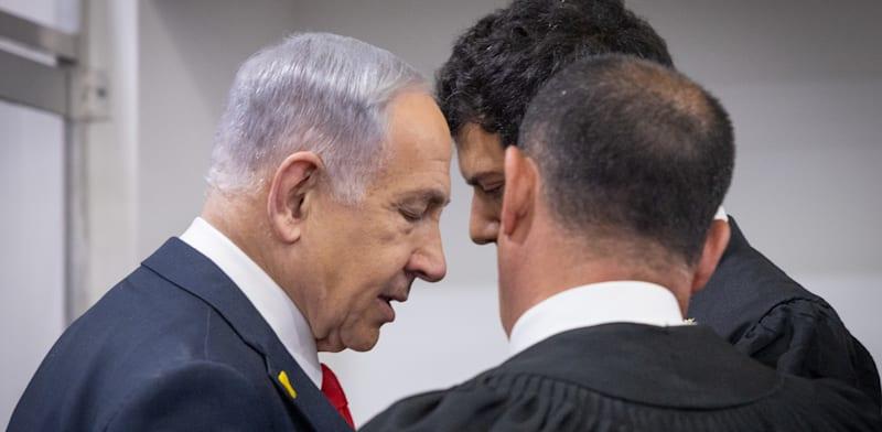 ראש הממשלה בנימין נתניהו וסנגוריו / צילום: מרים אלסטר, פלאש 90