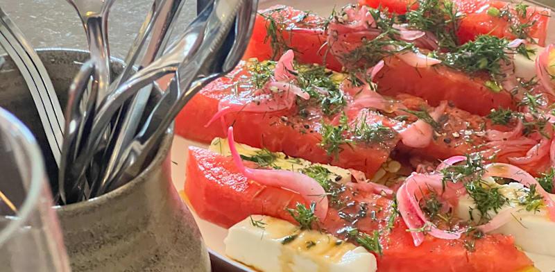 סלט אבטיח ופטה / צילום: מרב סריג