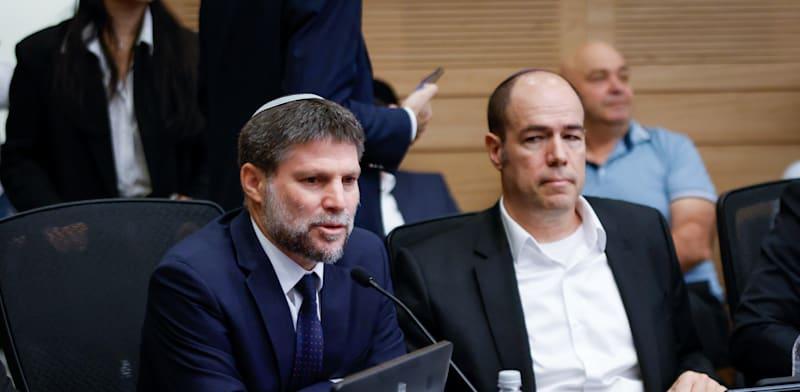 שר האוצר בצלאל סמוטריץ' בוועדת הכספים, היום / צילום: נועם מושקוביץ, דוברות הכנסת