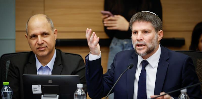 שר האוצר בצלאל סמוטריץ' בוועדת הכספים / צילום: נועם מושקוביץ, דוברות הכנסת