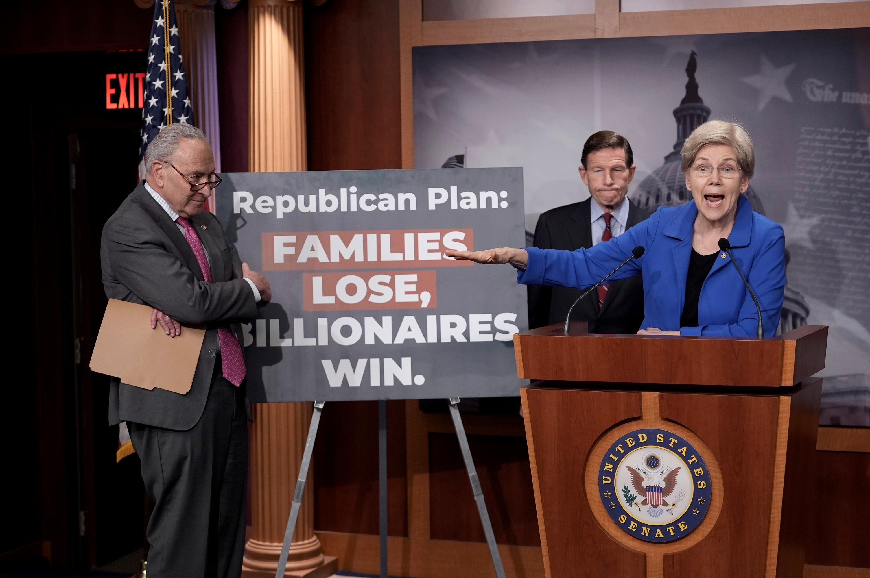 הדמוקרטים מוחים נגד מדיניות המכסים של טראמפ והנזק שלו למשפחות האמריקאיות / צילום: Associated Press, J. Scott Applewhite