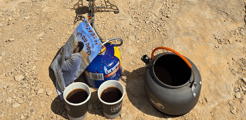 שקיות ''קפה עם רון'' שהוציאה המשפחה לזכרו / צילום: באדיבות המשפחה שקיות ''קפה עם רון'' שהוציאה המשפחה לזכרו / צילום: באדיבות המשפחה