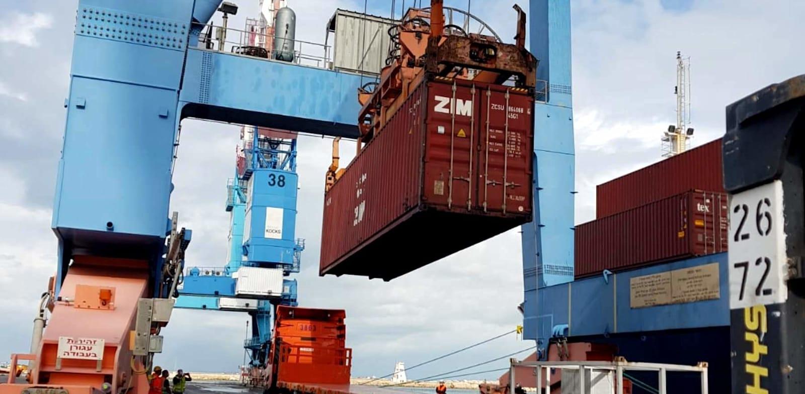 על פי המשרדים המעורבים, יעד התוכנית הוא לחסוך 10,000 שקל לשנה בממוצע לכל משק בית / צילום: סלים איהב על פי המשרדים המעורבים, יעד התוכנית הוא לחסוך 10,000 שקל לשנה בממוצע לכל משק בית / צילום: סלים איהב