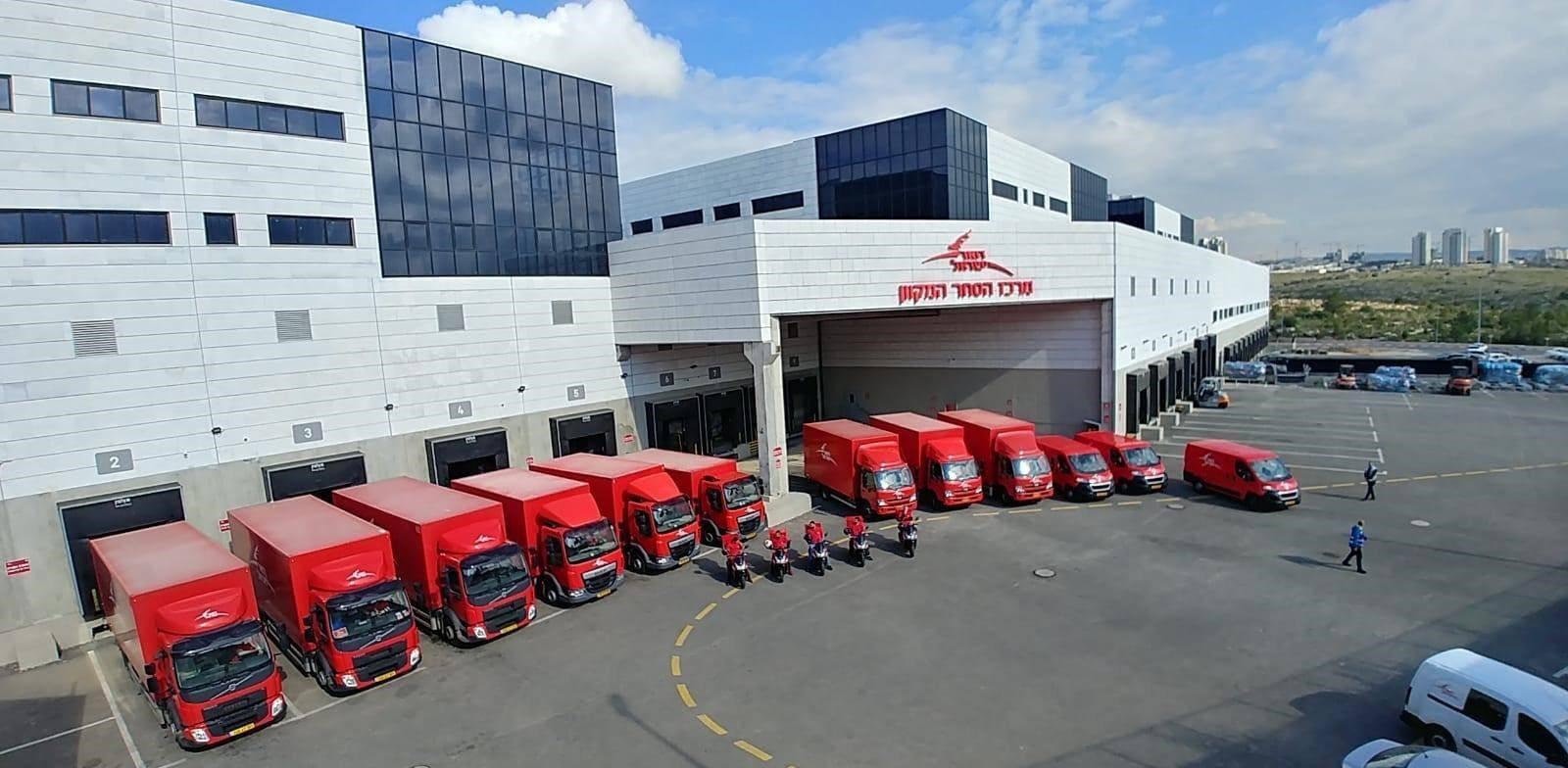 מרכז הסחר המקוון של דואר ישראל / צילום: שחר פליישמן מרכז הסחר המקוון של דואר ישראל / צילום: שחר פליישמן