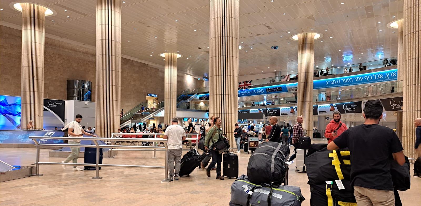 נתב''ג. הישראלים חוזרים לטוס / צילום: טלי בוגדנובסקי נתב''ג. הישראלים חוזרים לטוס / צילום: טלי בוגדנובסקי