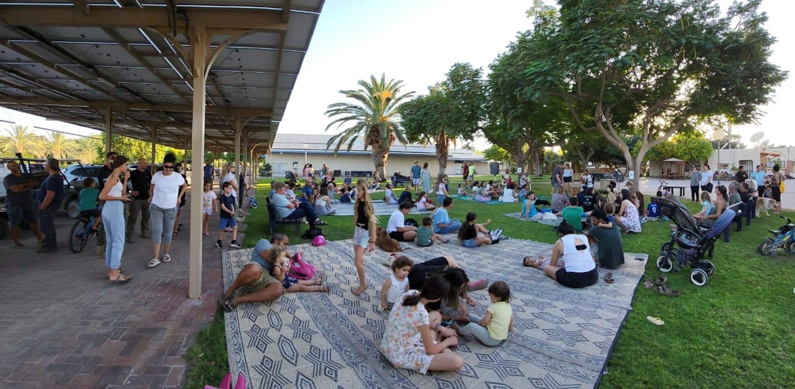 מפונים במושב צופר. כך יראה מתווה החזרה לעוטף / צילום: נוגה גיבורי, הערבה התיכונה מפונים במושב צופר. כך יראה מתווה החזרה לעוטף / צילום: נוגה גיבורי, הערבה התיכונה