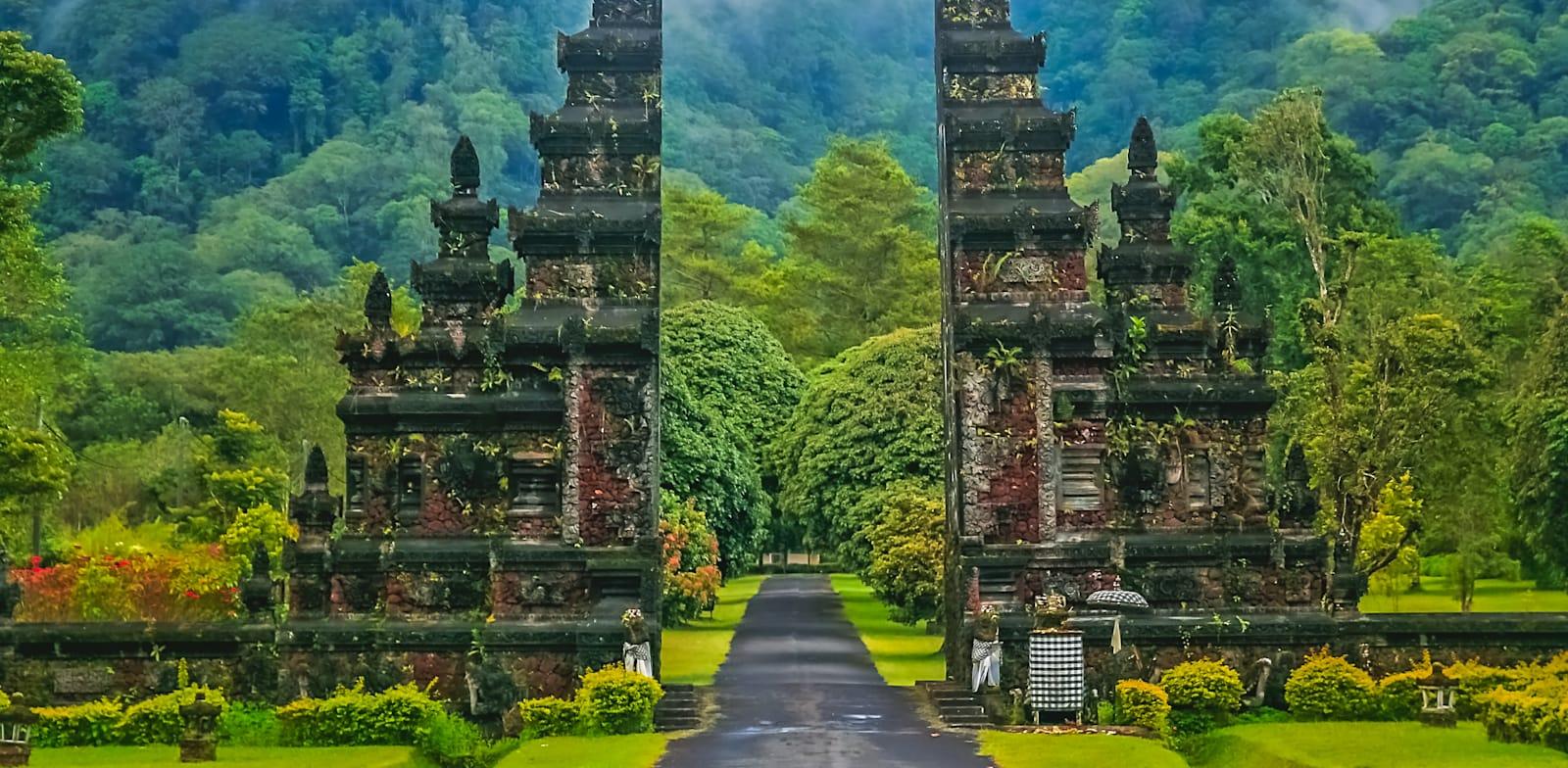 מקדש הינדי בבאלי, אינדונזיה / צילום: Shutterstock, Pav-Pro Photography Ltd מקדש הינדי בבאלי, אינדונזיה / צילום: Shutterstock, Pav-Pro Photography Ltd