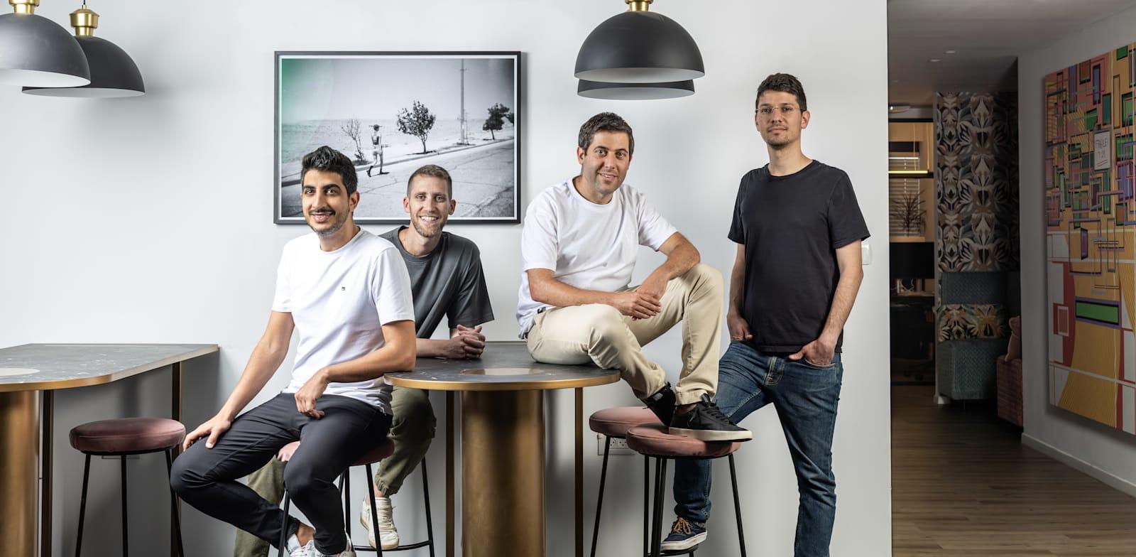 מייסדי וויז. מימין: רועי רזניק, עמי לוטבק, אסף רפפורט, וינון קוסטיקה / צילום: אבישג שאר ישוב מייסדי וויז. מימין: רועי רזניק, עמי לוטבק, אסף רפפורט, וינון קוסטיקה / צילום: אבישג שאר ישוב