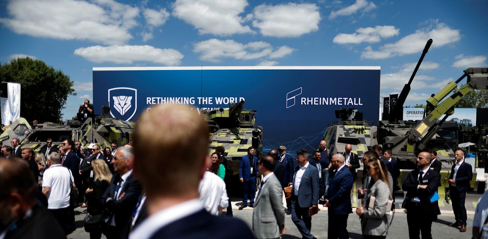 תערוכת הנשק יורוסאטורי בפריז / צילום: Reuters, BENOIT TESSIER תערוכת הנשק יורוסאטורי בפריז / צילום: Reuters, BENOIT TESSIER