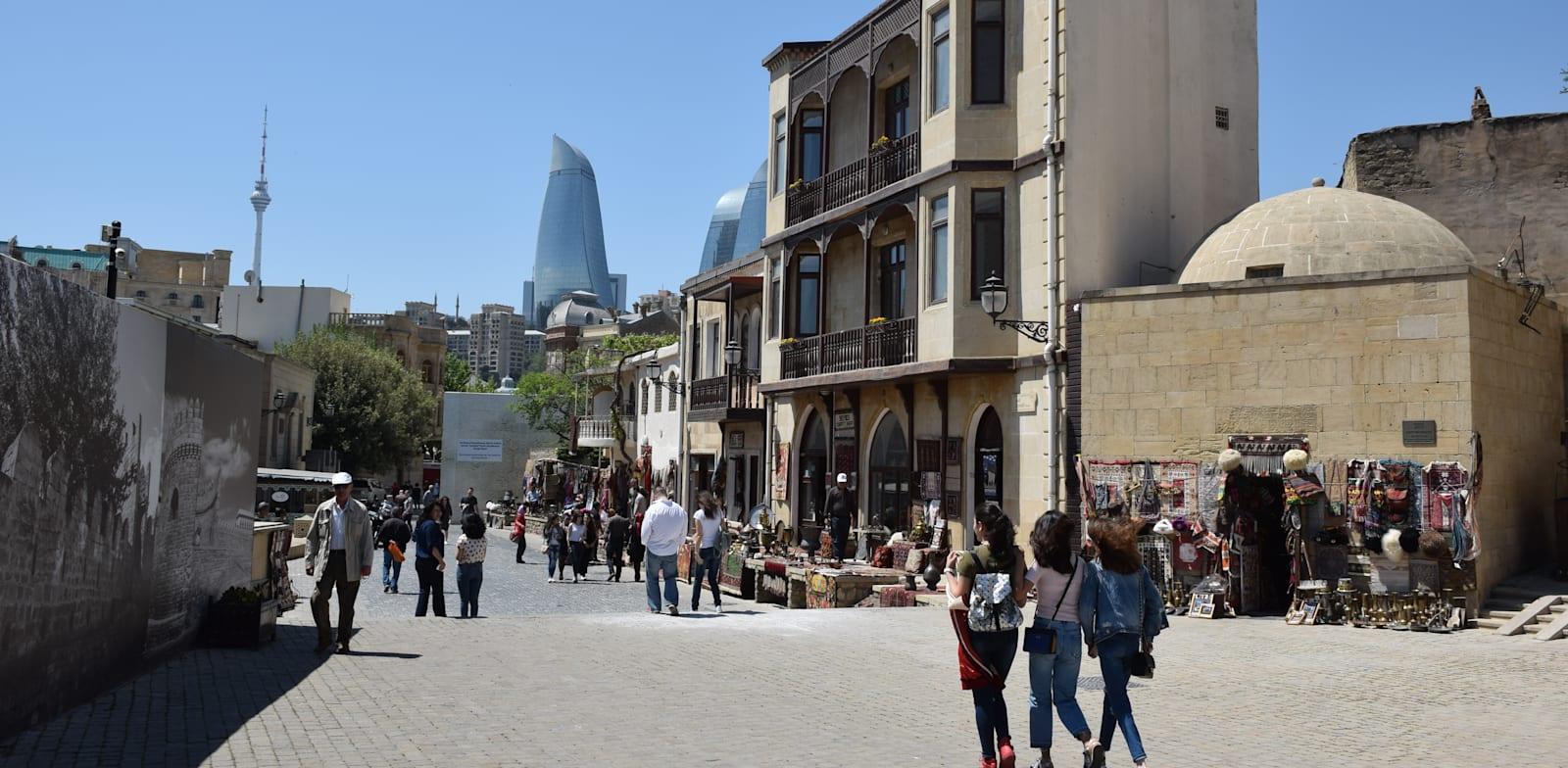 באקו, אזרבייג'ן / צילום: Shutterstock, Vladimir Waldin באקו, אזרבייג'ן / צילום: Shutterstock, Vladimir Waldin