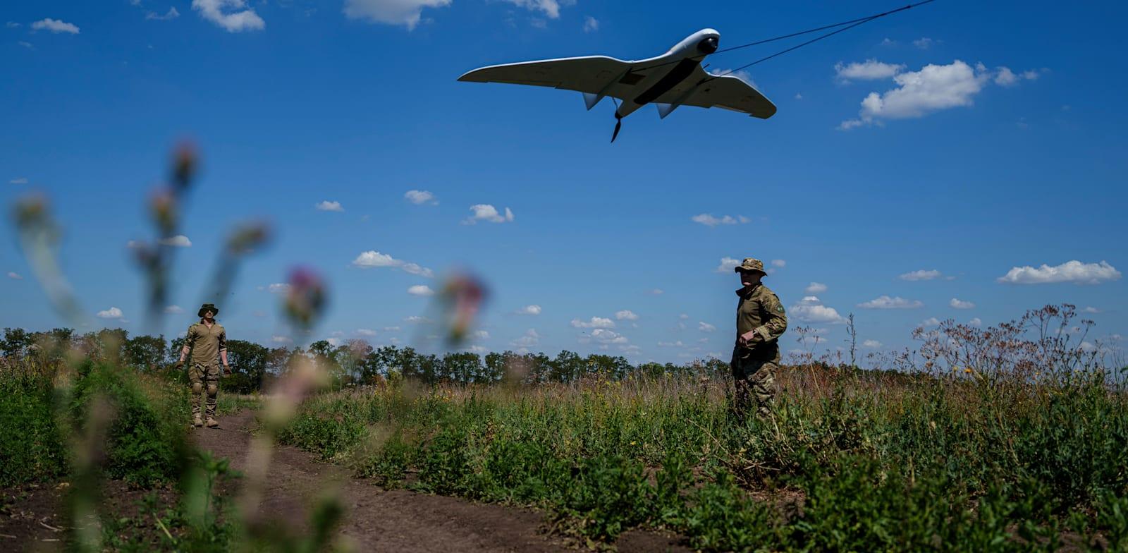 כטב''ם אוקראיני משוגר אל עבר דונצק / צילום: ap, Evgeniy Maloletka כטב''ם אוקראיני משוגר אל עבר דונצק / צילום: ap, Evgeniy Maloletka