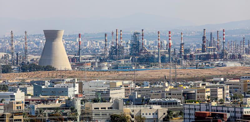 בתי הזיקוק של בזן / צילום: שלומי יוסף בתי הזיקוק של בזן / צילום: שלומי יוסף