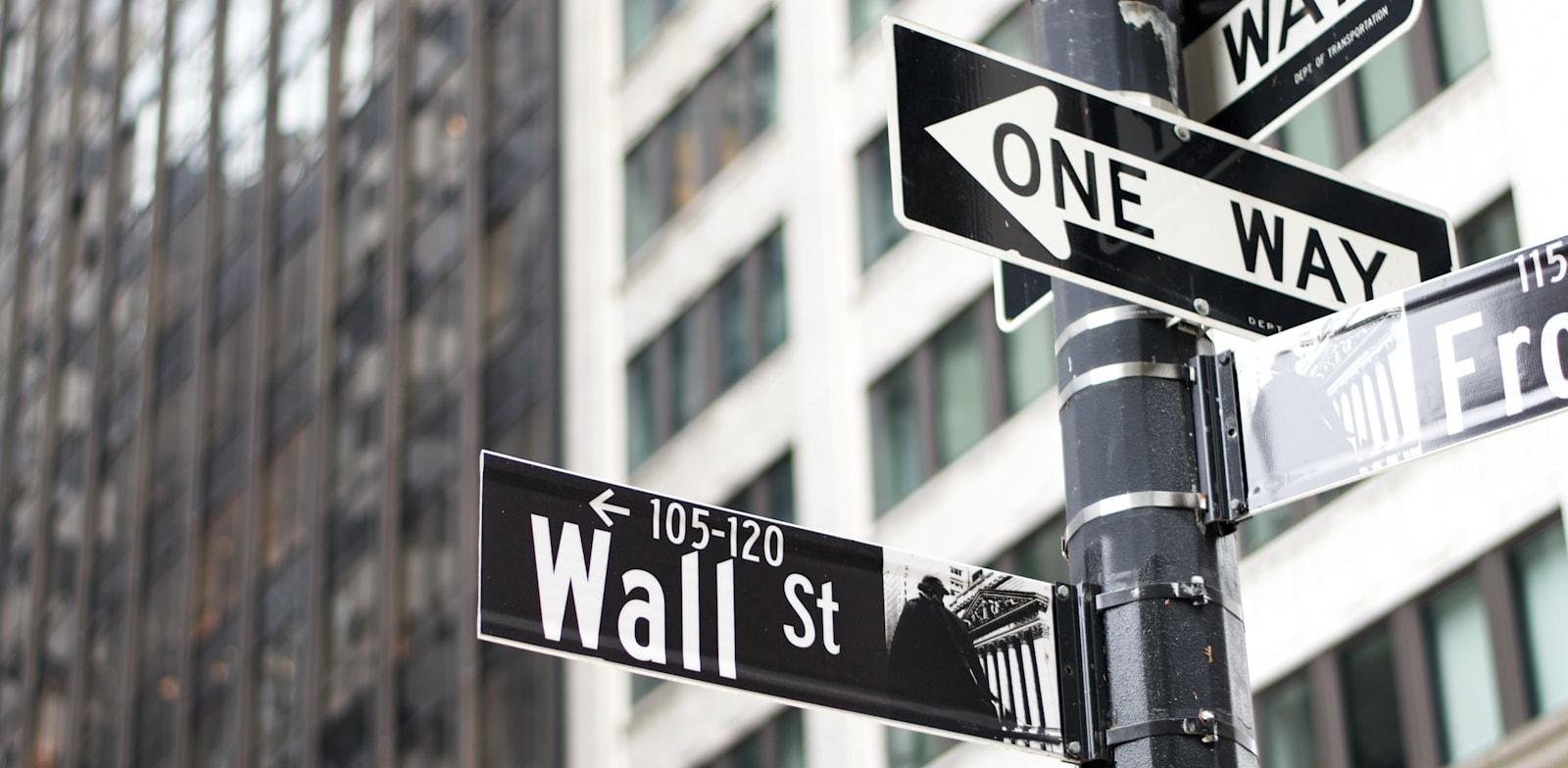 וול סטריט / צילום: Unsplash, Chenyu Guan וול סטריט / צילום: Unsplash, Chenyu Guan