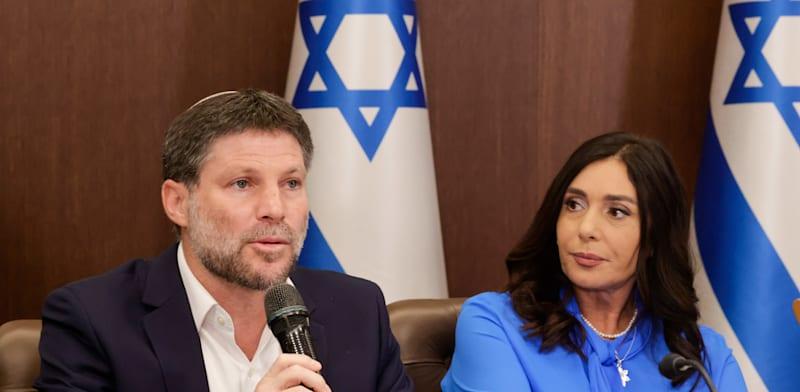 שרת התחבורה מירי רגב ושר האוצר בצלאל סמוטריץ' / צילום: מארק ישראל סלם , "ג'רוזלם פוסט" שרת התחבורה מירי רגב ושר האוצר בצלאל סמוטריץ' / צילום: מארק ישראל סלם , "ג'רוזלם פוסט"