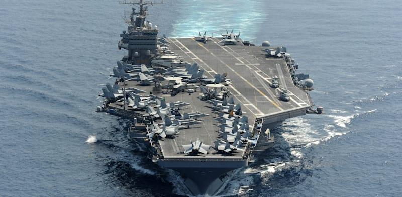 נושאת המטוסים האמריקאת USS אברהם לינקולן / צילום: Reuters, ABACA נושאת המטוסים האמריקאת USS אברהם לינקולן / צילום: Reuters, ABACA