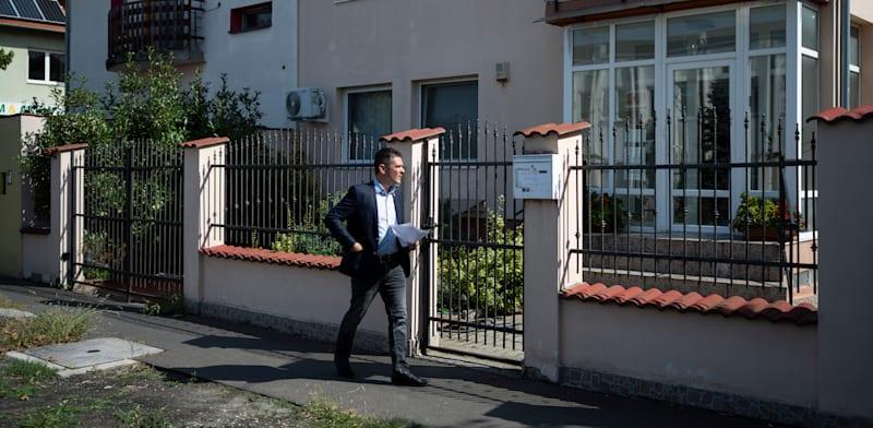 בניין חברת הקש ההונגרית שמייצרת את הביפרים שהתפוצצו / צילום: ap, Denes Erdos בניין חברת הקש ההונגרית שמייצרת את הביפרים שהתפוצצו / צילום: ap, Denes Erdos