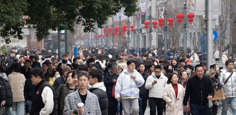 מדרחוב בשנגחאי, סין / צילום: Reuters, Costfoto מדרחוב בשנגחאי, סין / צילום: Reuters, Costfoto