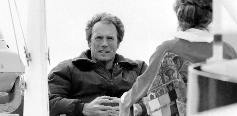 קלינט איסטווד בפסטיבל קאן 1985, בהצגת הסרט ''הנוקם'' / צילום: Reuters, Bridgeman Images via Reuters Connect קלינט איסטווד בפסטיבל קאן 1985, בהצגת הסרט ''הנוקם'' / צילום: Reuters, Bridgeman Images via Reuters Connect