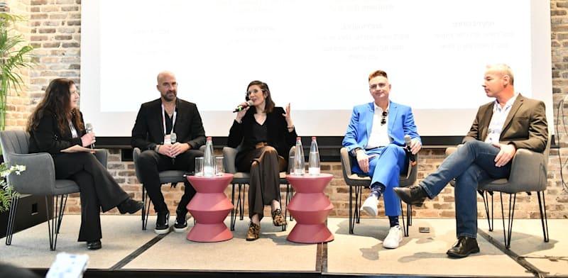 דרור רוסמן, אורן כהן-בוטנסקי, ליטל וקסלר ואבי זיתן בפאנל משותף בכנס השירות של ישראל / צילום: יוסי כהן דרור רוסמן, אורן כהן-בוטנסקי, ליטל וקסלר ואבי זיתן בפאנל משותף בכנס השירות של ישראל / צילום: יוסי כהן