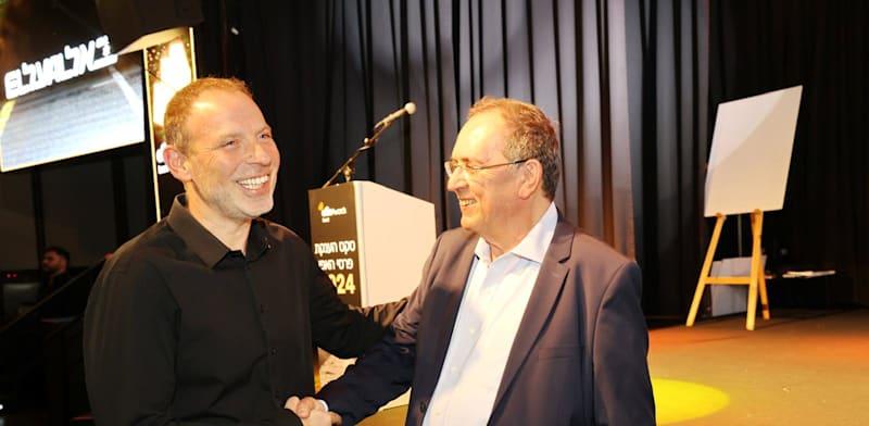 מימין: עופר בלוך, יו''ר איגוד השיווק ומנכ''ל ממן; ואילן סיגל, יו''ר תחרות האפי ומנכ''ל פלאפון ו-yes / צילום: פאביאן קולדרוף מימין: עופר בלוך, יו''ר איגוד השיווק ומנכ''ל ממן; ואילן סיגל, יו''ר תחרות האפי ומנכ''ל פלאפון ו-yes / צילום: פאביאן קולדרוף