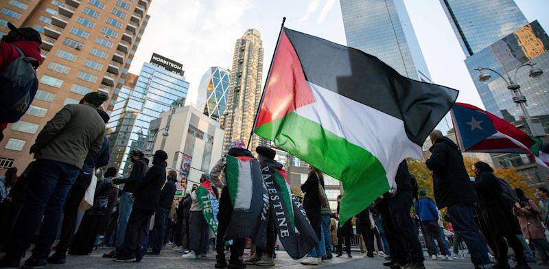 ''התודעה הציבורית היא לא עניין שולי''. הפגנה בניו יורק / צילום: ap, Eduardo Munoz Alvarez ''התודעה הציבורית היא לא עניין שולי''. הפגנה בניו יורק / צילום: ap, Eduardo Munoz Alvarez