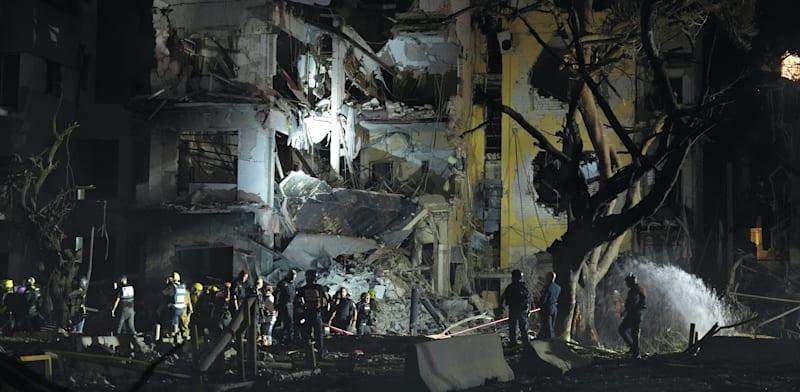 בניין שנפגע מטיל איראני / צילום: ap, Baz Ratner בניין שנפגע מטיל איראני / צילום: ap, Baz Ratner