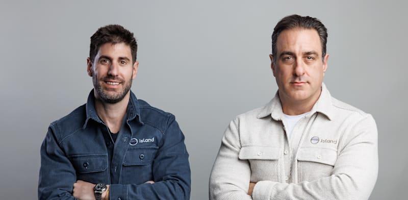 מייק פיי ודן אמיגה, מייסדי איילנד / צילום: Antonio Delucci מייק פיי ודן אמיגה, מייסדי איילנד / צילום: Antonio Delucci