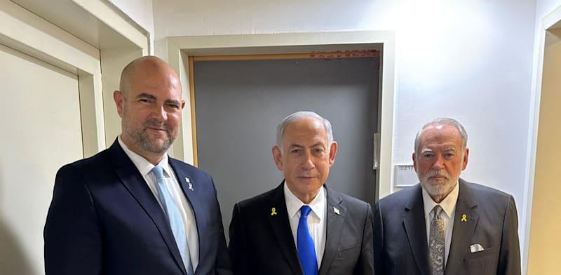 צילום: ממשלה בנימין נתניהו, יו''ר הכנסת אמיר אוחנה ושגריר ארה''ב בישראל מייק האקבי בבית המשפט המחוזי בתל אביב צילום: ממשלה בנימין נתניהו, יו''ר הכנסת אמיר אוחנה ושגריר ארה''ב בישראל מייק האקבי בבית המשפט המחוזי בתל אביב