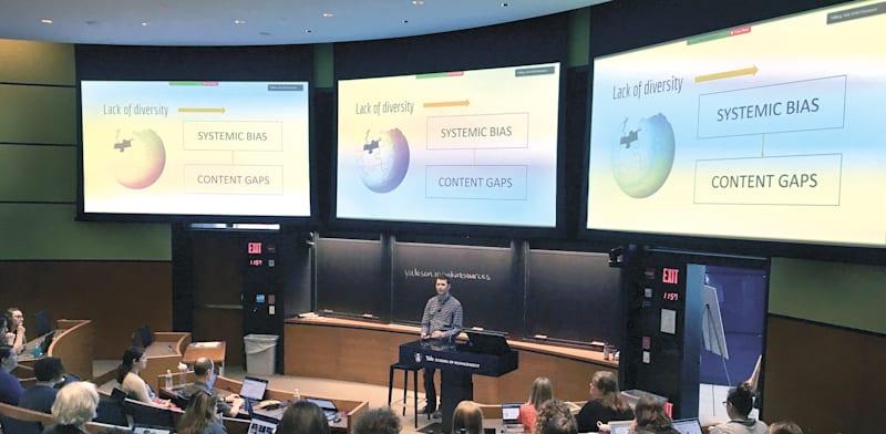 הדרכה על כתיבת ערכים בוויקיפדיה / צילום: ap, Susan Haigh הדרכה על כתיבת ערכים בוויקיפדיה / צילום: ap, Susan Haigh