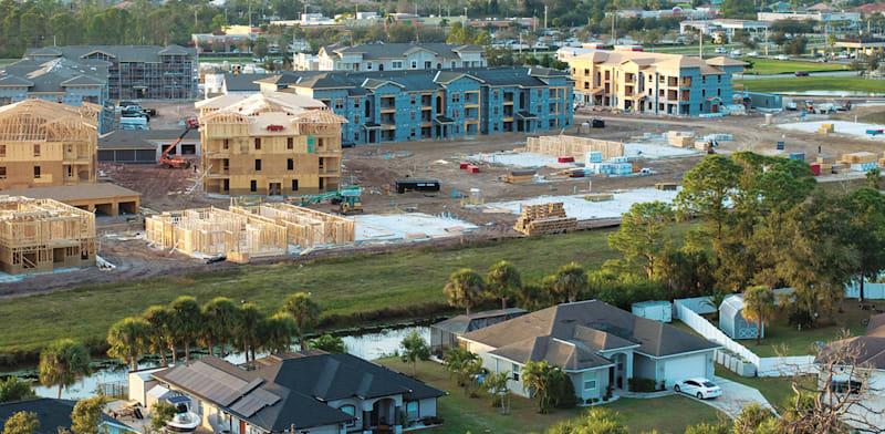 בנייה בפלורידה. ל־37% מהצעירים יש תיק השקעות / צילום: Shutterstock בנייה בפלורידה. ל־37% מהצעירים יש תיק השקעות / צילום: Shutterstock