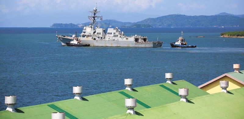 משחתת אמריקאית מפליגה מפורט־אוף־ספיין על רקע מתחים גוברים באזור בין ארה''ב לוונצואלה / צילום: Reuters, Andrea de Silva משחתת אמריקאית מפליגה מפורט־אוף־ספיין על רקע מתחים גוברים באזור בין ארה''ב לוונצואלה / צילום: Reuters, Andrea de Silva