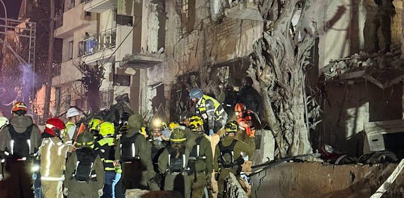 פגיעה של טיל איראני בבניין בתל אביב / צילום: כב''ה פגיעה של טיל איראני בבניין בתל אביב / צילום: כב''ה