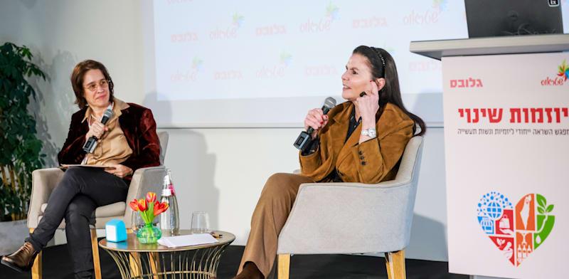 מימין: עפרה שטראוס, יו''ר קבוצת שטראוס ומו''ל גלובס, אלונה בר און / צילום: שלומי יוסף מימין: עפרה שטראוס, יו''ר קבוצת שטראוס ומו''ל גלובס, אלונה בר און / צילום: שלומי יוסף