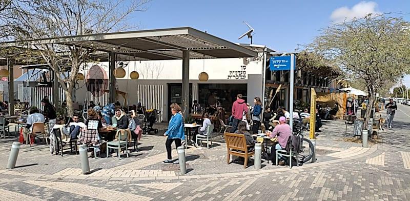 מבקרים במצפה רמון / צילום: ינון ביטון מבקרים במצפה רמון / צילום: ינון ביטון