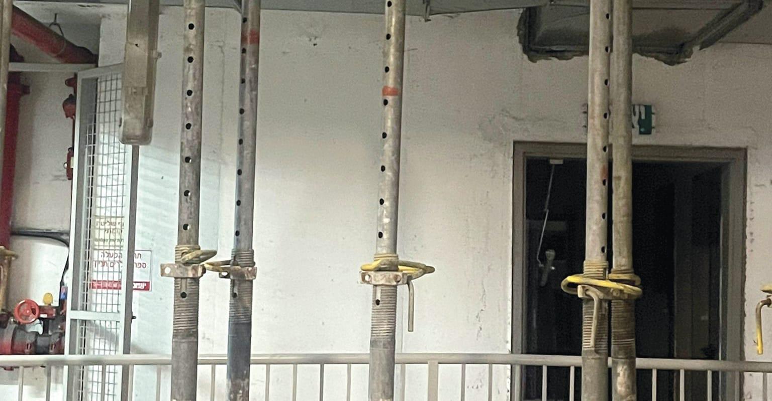 הנכס עדיין בשיפוץ, אבל הדיירים התבקשו לחזור אליו. ''ככה מבקשים מאיתנו לנהל שגרת חיים'' / צילום: פרטי הנכס עדיין בשיפוץ, אבל הדיירים התבקשו לחזור אליו. ''ככה מבקשים מאיתנו לנהל שגרת חיים'' / צילום: פרטי